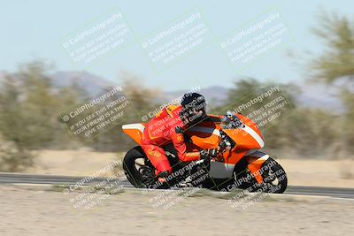 media/Dec-01-2025-Moto Forza (Mon) [[2daa91e15f]]/3-Beginner Group/Session 2 (Turn 7 Inside Pans)/